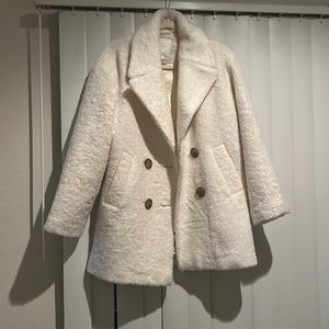 Gorgeous Kate spade coat. No tags but never warn! It’s like new! 🤍